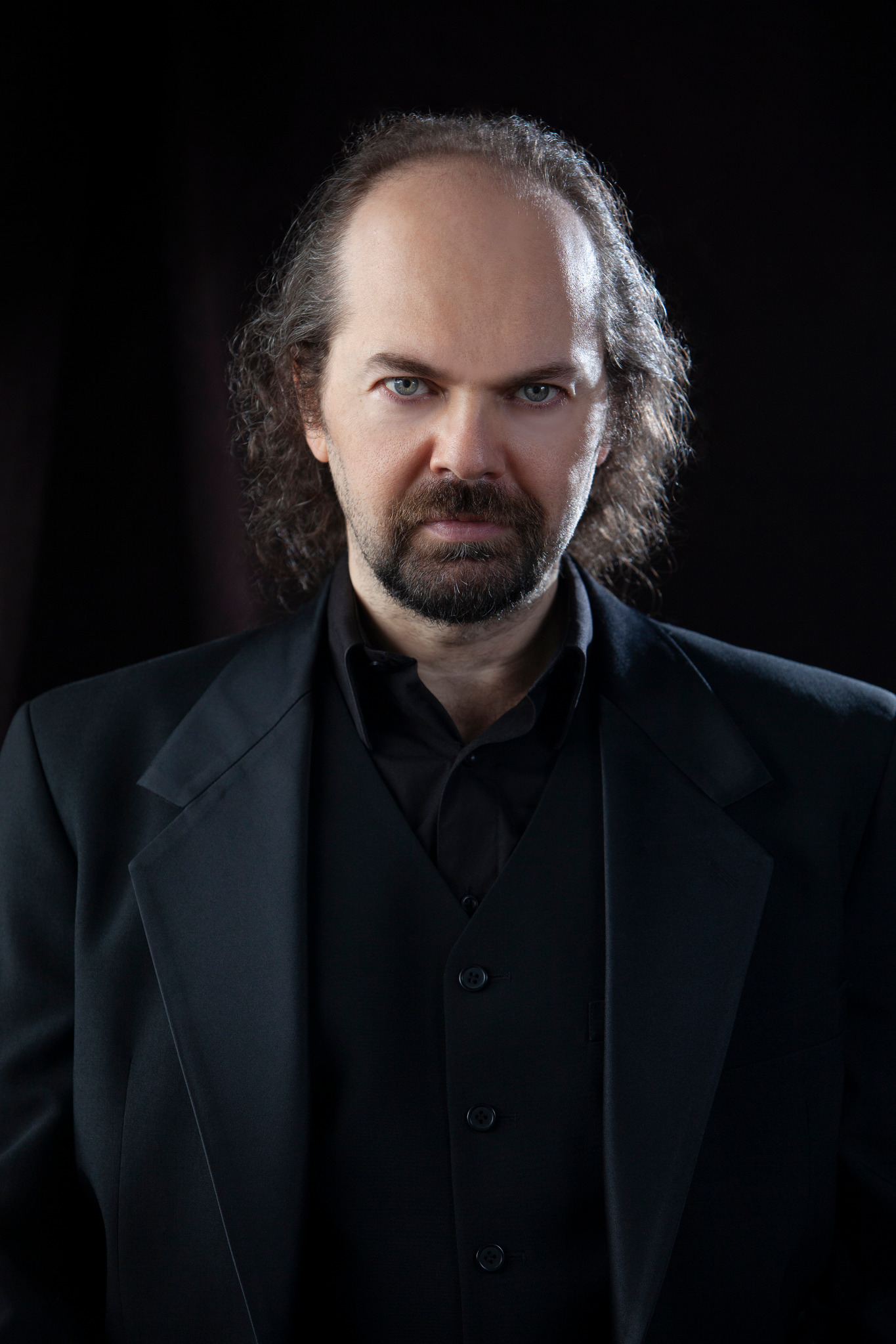 Formal portrait of Octavio Vázquez by Carlos Ortiz